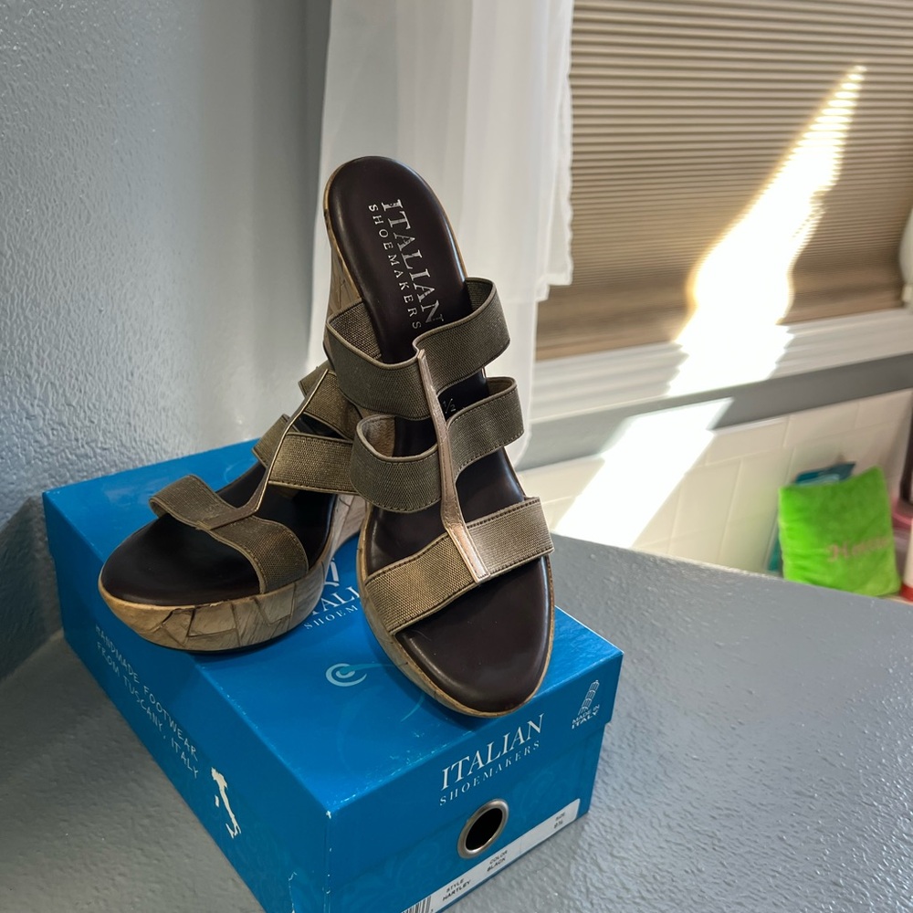 Italian Shoemakers Brown Wedge Sandals with Adjustable Straps - Picture 2 of 5